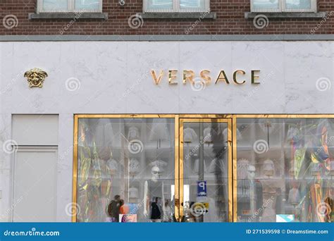 versace winkel amsterdam|Find your nearest Versace Boutique .